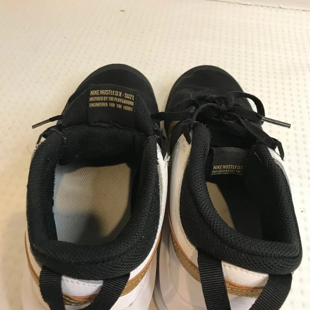 NIKE BOYS TEMA HUSTLE BASKETBALL SHOES SIZE 7Y - Picture 10 of 10